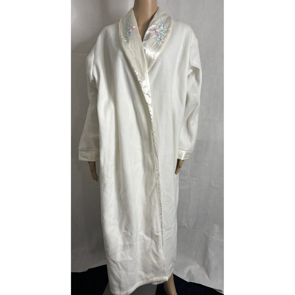 Erika Taylor Intimates Robe Womens Petite L PL Fleece Embroidered Satin **READ
